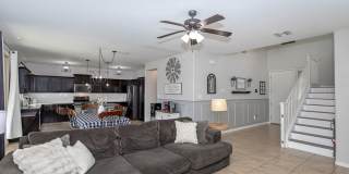 4 BEDROOM POOL & SOLAR HOME! Gallery 4