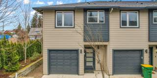 Modern 3 Bedroom End-Unit Townhouse with Stainless Steel Kitchen, Attached Garage & Patio Gallery 1