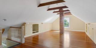 984 Chestnut Gallery 1