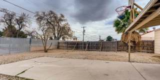 Modern 2 Bedroom House With A Huge Backyard! Gallery 28
