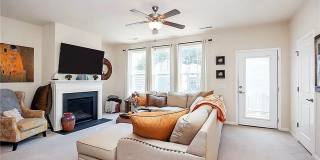 Room in 4 Bedroom Townhome at Sharon Rd W Room in 4 Bedroom Townhome at Sharon Rd W Gallery 25