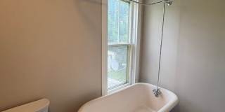 Three bedroom 1 1/2 bathroom single family home for rent Gallery 16