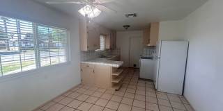 Move in Ready in  Hanford 3 bedroom, 1 bath with large yard! Gallery 19