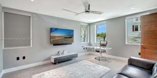 305 Oak St Gallery 73