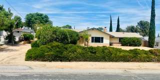 Scenic Hillside Living – Spacious 3 Bed, 2 Bath with Sweeping Views Gallery 1