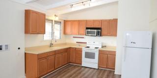 3-Bedroom Home(upstairs) in Kuliouou Valley – Convenient Hawaii Kai Location Gallery 1