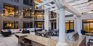 Avalon Great Neck Gallery 28