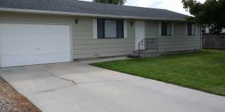 Meridian Manor 3 bedroom/1.5 home with newer carpet and paint! Gallery 1