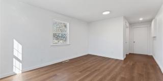 5748 N Graham Road Gallery 22