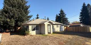 Quaint Two Bedroom Home Near Downtown Vancouver with Garage and Fenced Backyard! Quaint Two Bedroom Home Near Downtown Vancouver with Garage and Fenced Backyard! Gallery 1