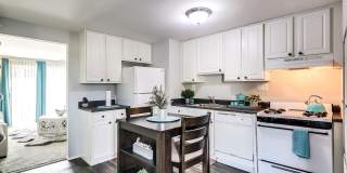 The Townhomes at River's Gate Gallery 22