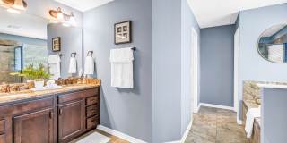 4/3/2 HOME IN EDINA GARDEN OF EDEN Gallery 36