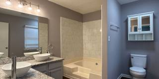 2 Bedroom Home Near University! Gallery 9