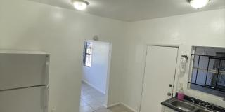 4526 Fairview St Gallery 3