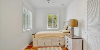 ALL THE CHARM! - Siesta Key 1+ acre on the Bay - 3 bed/ 2 bath pool home Gallery 26