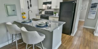 Verona at Naylor Metro Gallery 6