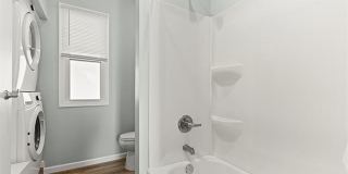 1973 E Grand Unit A Boulevard Gallery 17