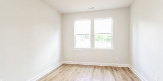 Beautiful 4BR 2.5BA Home w/ Full Appliance Kitchen • Garage Parking • Gallery 12