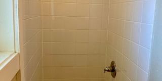 Spacious Home with Great Layout for Roommates! Gallery 21