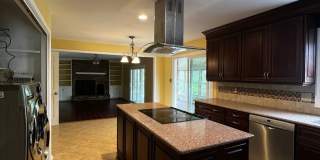 Luxurious 4 Bed 2.5 Bath in Hershey Gallery 17