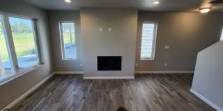 Modern 3 bed 2.5 bath twinhome in South Bismarck Gallery 10