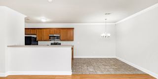 3 Bedroom Downsatirs Condo Near LSU 3 Bedroom Downsatirs Condo Near LSU Gallery 1
