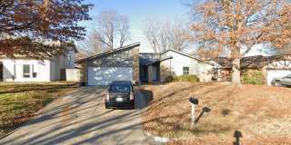 Large 3 Bed | 2 Bath | 81st & Memorial Gallery 1