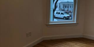 363 Windsor St Gallery 12