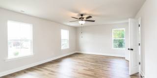 Beautiful 4BR 2.5BA Home w/ Full Appliance Kitchen • Garage Parking • Gallery 5