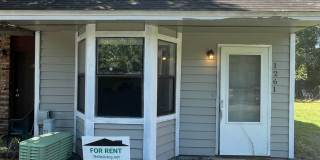 2 bed 2 bath townhome on Orange Ave Gallery 1