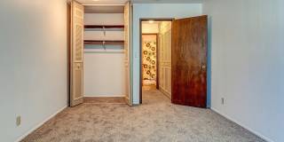 Stone Grove Gallery 17