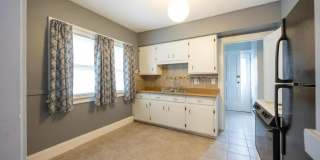 2100 Wascana Avenue - Up Gallery 4
