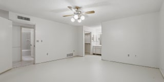 Home For Rent - Great Location on the Westside w/ Refrigerated Air! Gallery 17