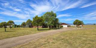 Country living with a close drive to town Gallery 1