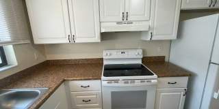 Cozy 3 bed 2.5 Bath Townhome Gallery 7