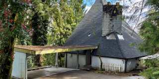 2 Bed / 2 Bath Lakeview Bellevue cottage $3,295/month Gallery 1