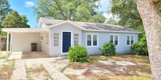 369 Lincoln Ave Valparaiso, FL 32580 MOVE IN SPECIAL: HALF OFF first full month of rent!!! Gallery 1