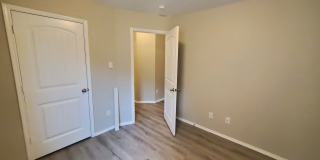 2432 French St Gallery 16