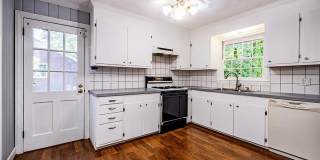 Room in 5 Bedroom Home at Kinnamon Rd Gallery 38