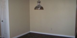 1013 Rice Street Gallery 14