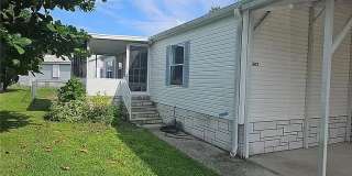 702 Lark Dr Gallery 1