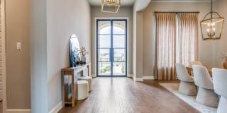 1410 Burgundy Gallery 13