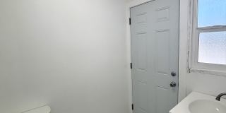 1956 1/2 Park Grove Ave Gallery 13