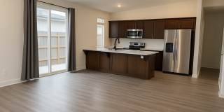 Spacious 3 Bedroom Home with Oversized Primary Suite near Webb & Pawnee Gallery 3