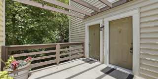 Large upper-level condo Gallery 5