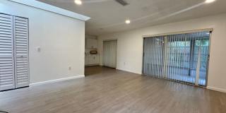 Annual unfurnished nicely renovated 2/2 villa near the Ringling Museum Gallery 9