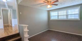 2 Bed 1 Bath Plus Bonus Living/Office Cottage Style Home-The Village NW OKC Gallery 7