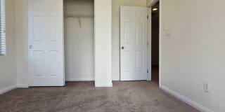 Spacious 4 Bed Home with Loft & 3-Car Garage Gallery 20