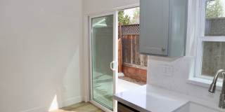 New Willow Glen Dream Back Cottage Gallery 1
