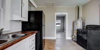 FREE MONTH RENT! Freshly Updated 3 Bedroom House Gallery 8